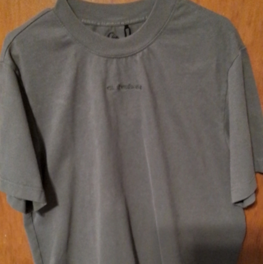 Mens Size S Quiksilver Gray Men's Shirt NWT.